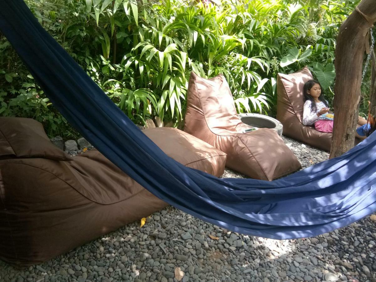 Wisma tamu Les Garden *